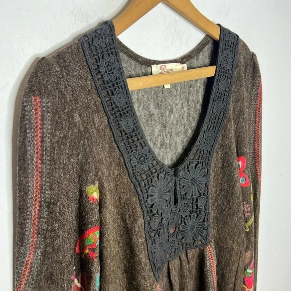 ARYEH Boho Artsy Peasant Floral Print Lace Crochet Mixed Media Long Sleeve Dress - Picture 3 of 10